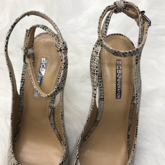 BCBGeneration Heels 8 M - Picture 4 of 8